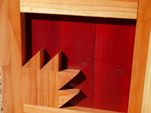 Load image into Gallery viewer, QUILTERS BEARCLAW REDWOOD PLANTER