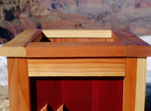 Load image into Gallery viewer, QUILTERS BEARCLAW REDWOOD PLANTER